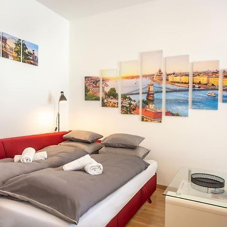 Grace Pine Apartment 1 บูดาเปสต์ ภายนอก รูปภาพ