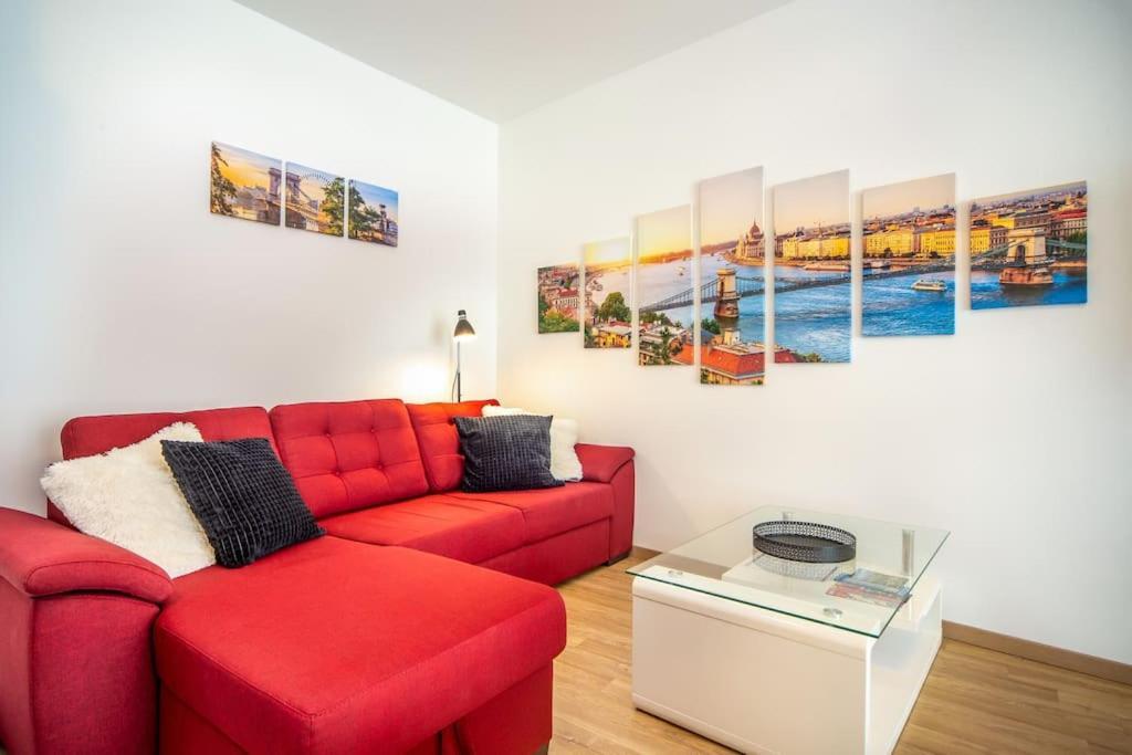 Grace Pine Apartment 1 บูดาเปสต์ ภายนอก รูปภาพ