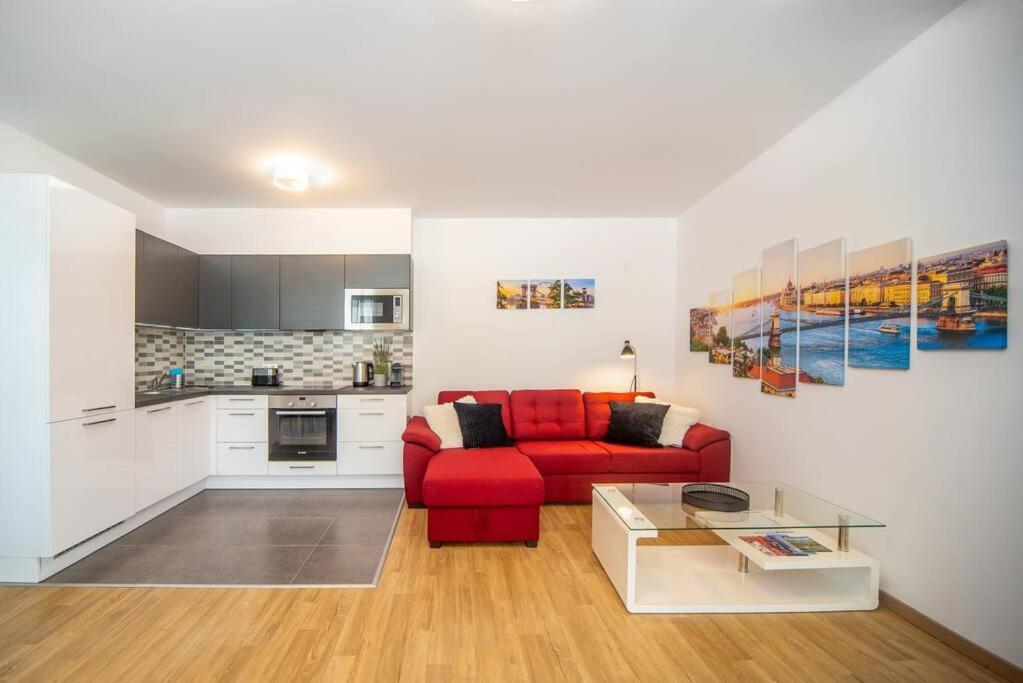 Grace Pine Apartment 1 บูดาเปสต์ ภายนอก รูปภาพ